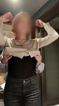 G-cup Enfermeira em treinamento com uma personalidade brilhante retornou, trazendo de volta seu charme enérgico e sorriso 2º