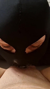 Cuckold Slickar sperma täckt fitta till orgasm efter fru knullar älskare creampie sanering