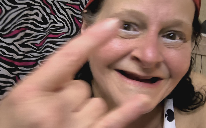 HerculesnVENUS: ディルドのジョニーは、小さなペニスに欠けているたるみを拾います