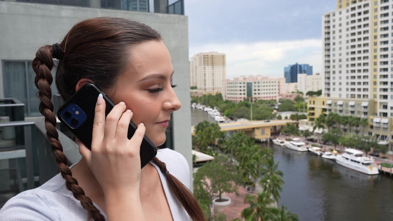 Fuzzy peach productions: Lussuria a Fort Lauderdale con Serena Hill