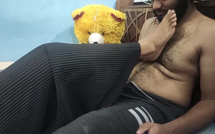 Vaigavarun Feet romance: Chest Trample