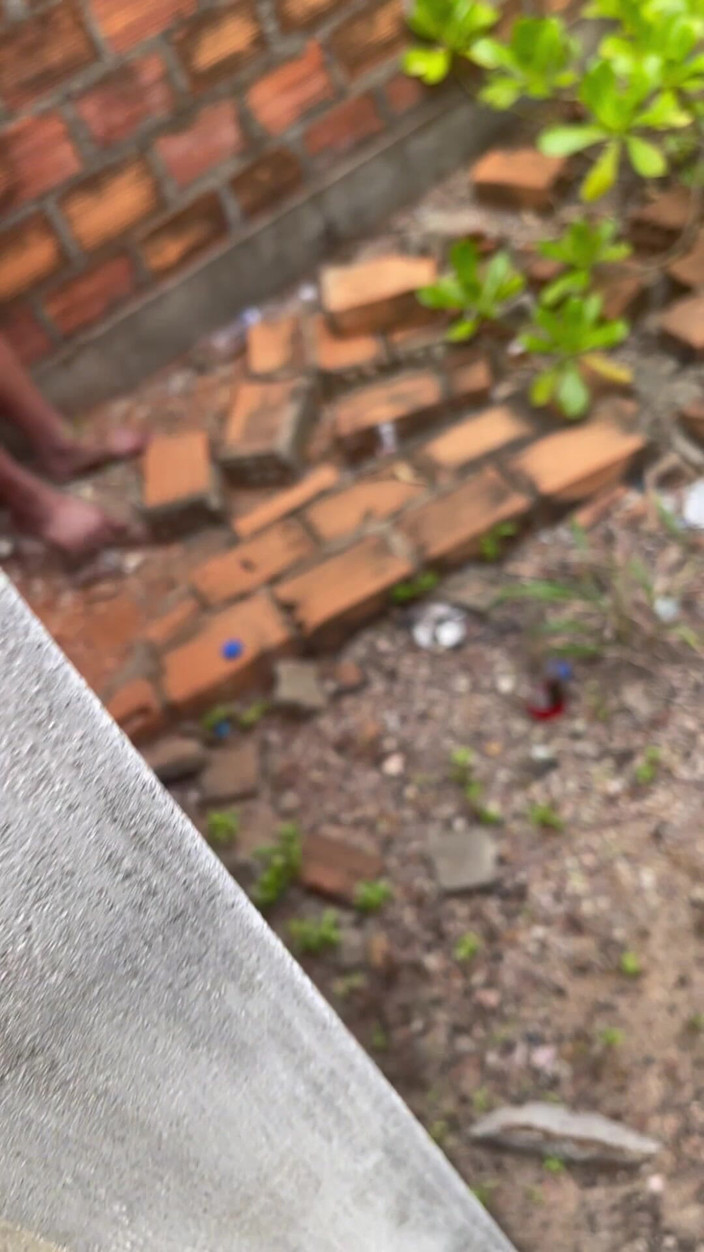 Quan Vietnam 18: Un garçon du village surpris en train de laisse un...