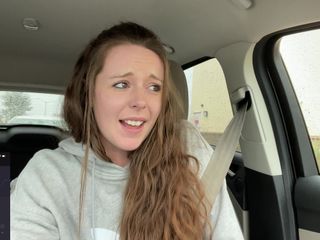 Nadia Foxx: Disfrutando de una buena sesión de masturbación en el coche...