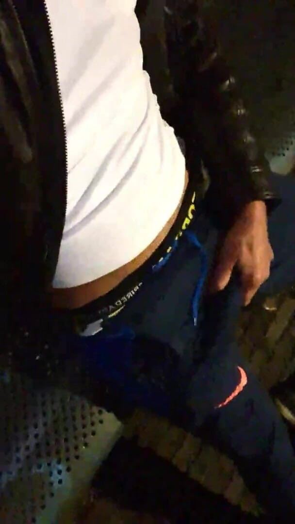 Slutboyben: Slutboyben cam4 brainfukked utomhus gris i komplett offentlig cam4 show