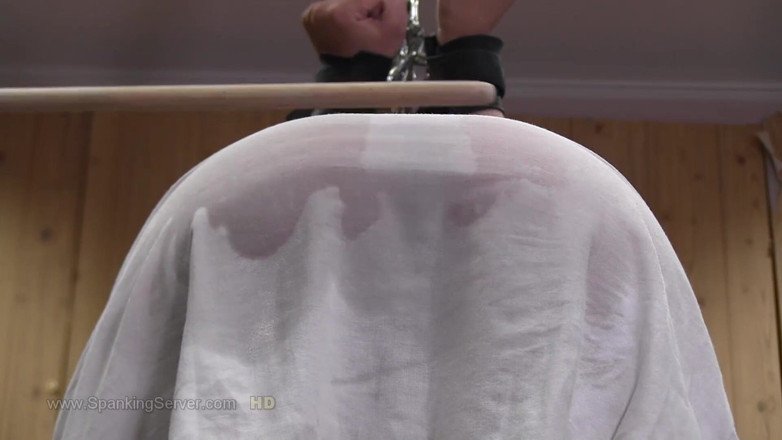 Spanking Server: Yasmeena caning