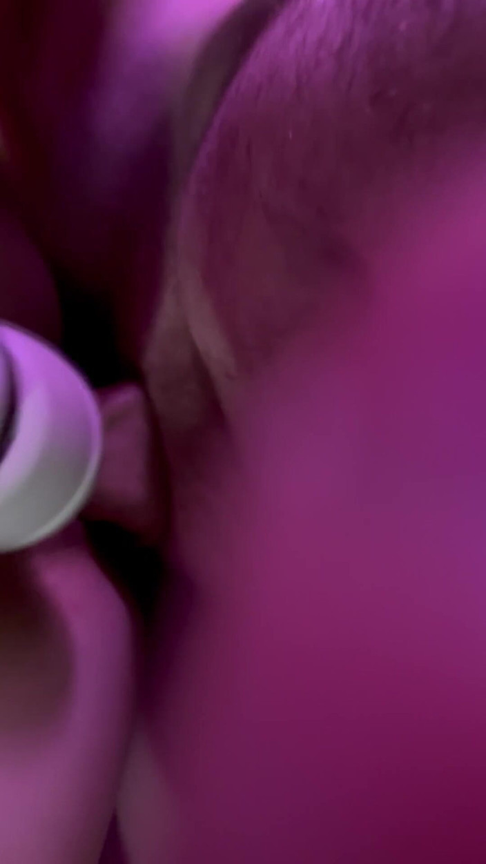 Zoey Portland: ホットママに大きなパイプを敷く