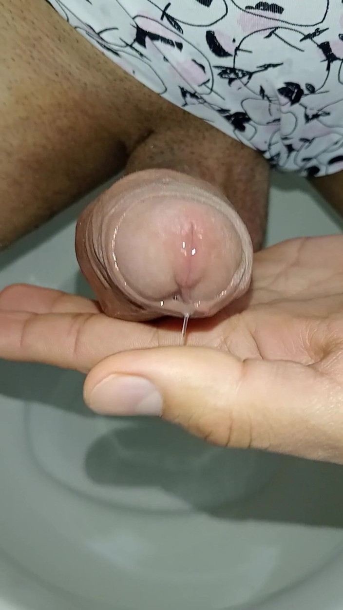 Rey rey: Masturbuję się w publicznej łazience w centrum handlowym, które prawie złapałem