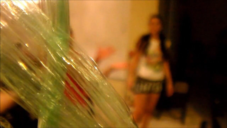 Selfgags classic: Spasso con saran avvolgente