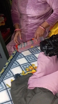 panjaabi bhaabhi apni poshaak badal rahi hai.