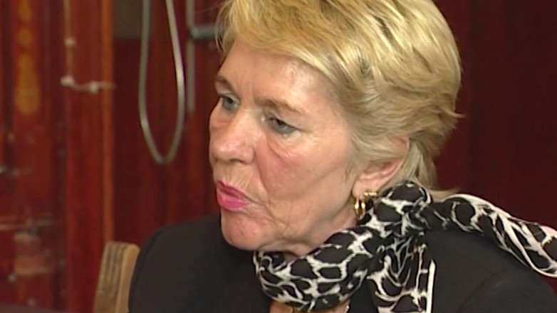 VintageXMovies: Rijpe blonde rechter diep in keel en berijdt dikke pik...