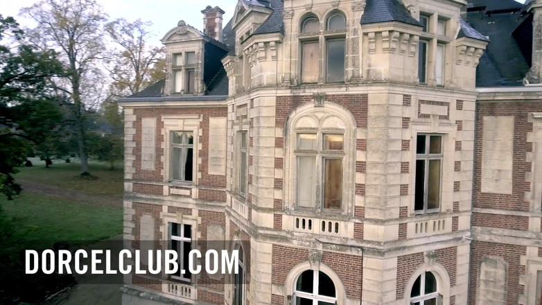 Dorcel Club: Hot threesome with 2 gorgeous babes