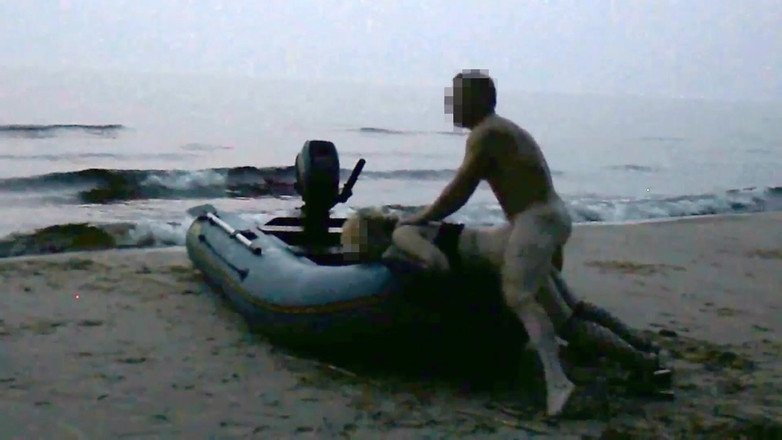 RS couple: Nachtelijk neuken op het eiland