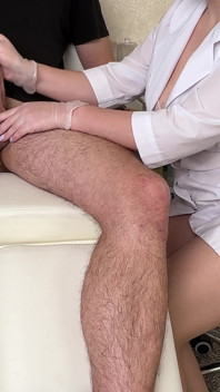 Suster seksi dengan stoking seksi ini dientot habis-habisan sama kontol besar sampai matanya merem melek
