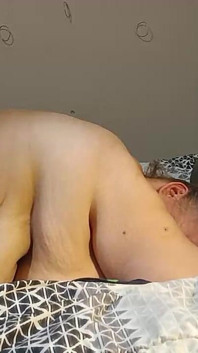 Nazty Katt Oops. Burp și slurp cu scenă anală bonus