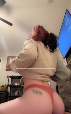 Kinkee Karma: Chceš mě takhle sledovat, jak si poskakujem na péru?