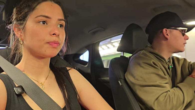 Passionsecret07: Ayah tiriku melamarku untuk di dalam mobil setelah ketahuan rahasiaku