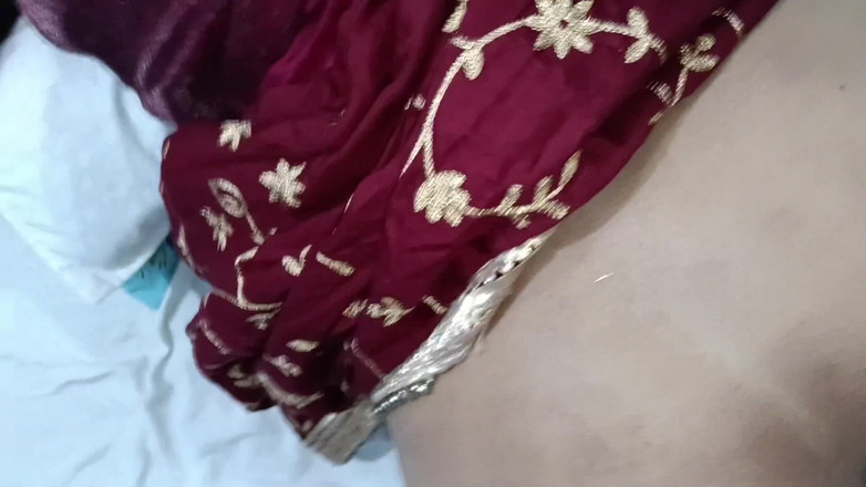 Vamika: タミル語のバービ・ヴァミカが後背位で犯された