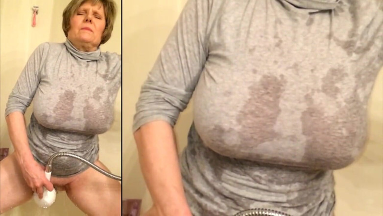 MarieRocks: Big Breasted GILF masturbates in a gray shirt