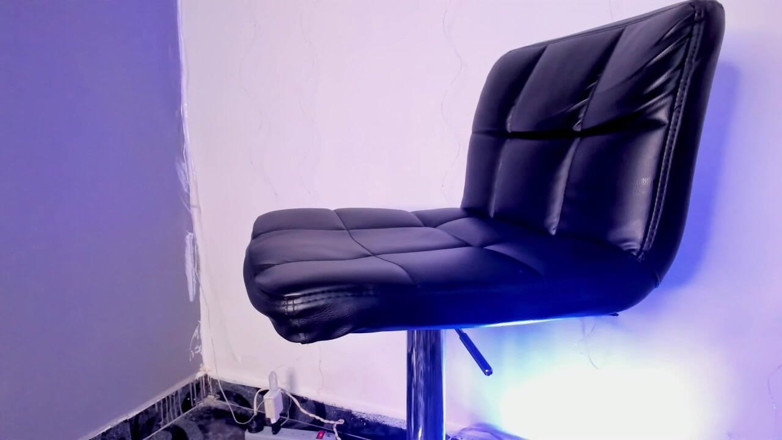 Mike BBC studio: Colombiaanse brunette penis is zeer dik ongecensureerd