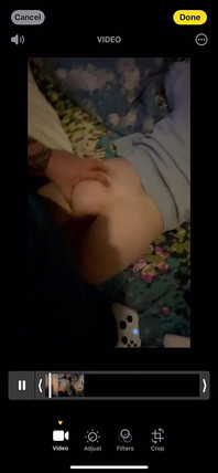 Riempiendo la sua figa