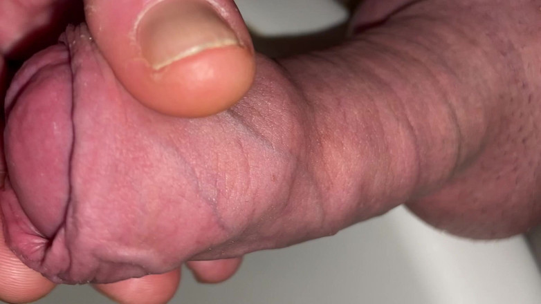 Foreskinguy: Плоть писяє і камшот