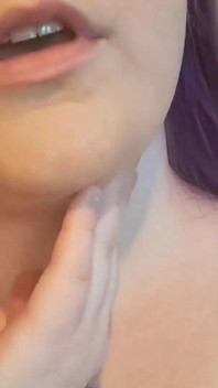 Hadiah terlupa: Giantess Mengusik