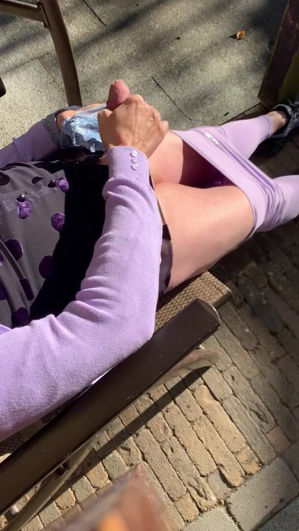 Louise: Purple leggings cum
