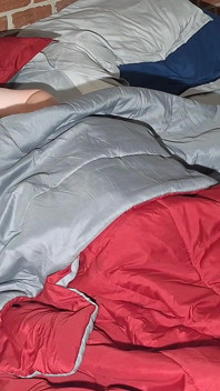 Il patrigno andato lei a letto la matrigna nuda lo succhia 5 minuti prima che lui entri nella porta del lavoro