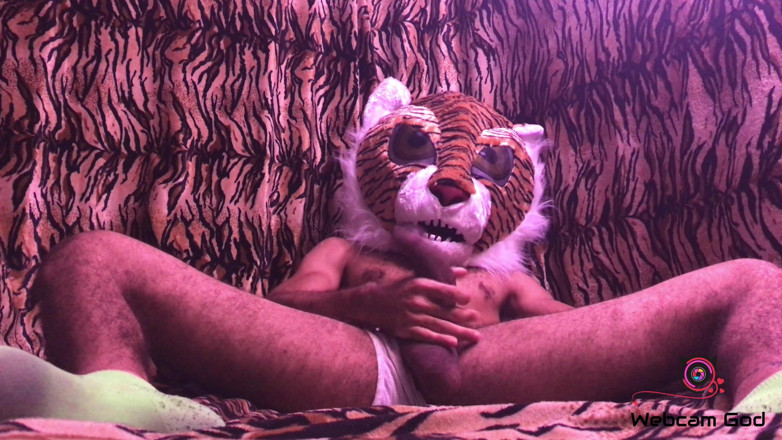 Arthur Eden aka Webcam God: Tiger penis (ep.2) (4 k)