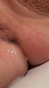 Pesta seks dengan awek kurus dan creampie besar-besaran