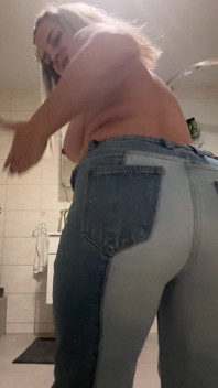 I Put on Blue Jeans and They Got Wet From My Squirt and It Looks so Beautiful! Look at My Horny Jeans