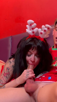 Kiara Candy i jej świąteczny trójkąt