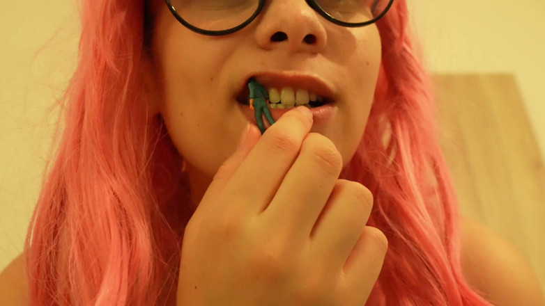 AmayaMori: A Giantess Loves