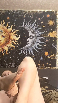 用我的润肤露脚戏弄你