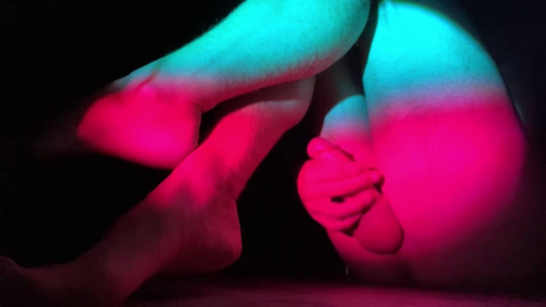 FemboyLoveU: Aber eine Explosion von einem Hahn