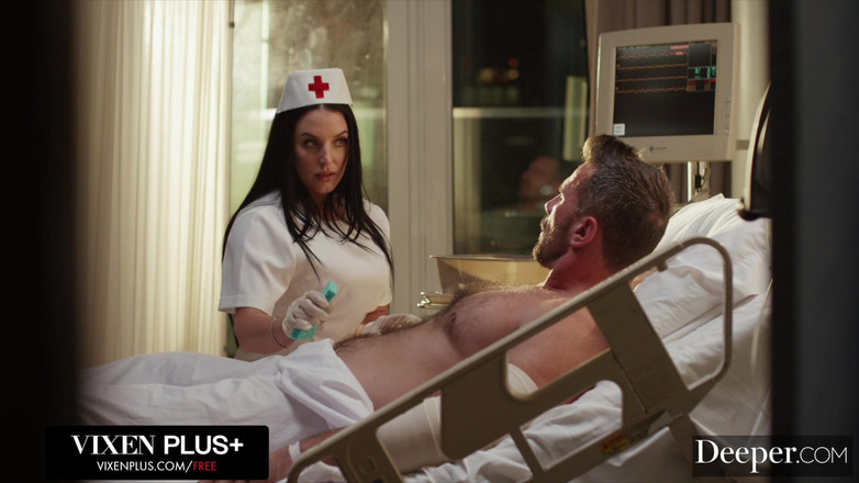 Deeper: 深い。セクシーな看護師アンジェラ・ホワイトが患者マニュエルの世話をする