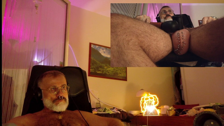 MusclesCigarsFFPig: Salin, manwan ile mastürbasyon ve skrotum ile tor pompalama