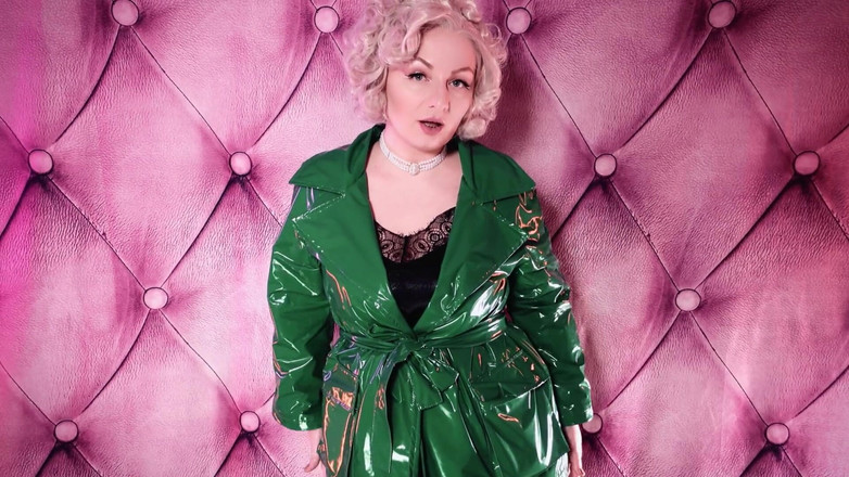 Arya Grander: Sexy paní škádlení velkým robertkem strap-on... a nosí černé nylonové punčochy (Arya Grander)