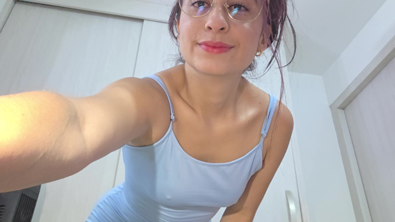 alexia twerk videos: 试穿我的新礼服