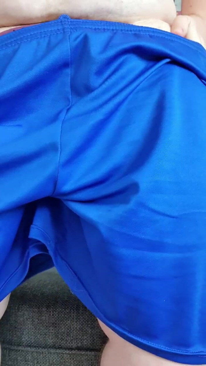 Gordifat: 太った男がチンポとおなかで遊ぶ