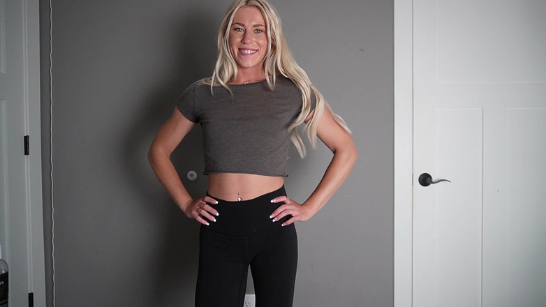 Keeks3005: いろいろなトップスを試着するよ