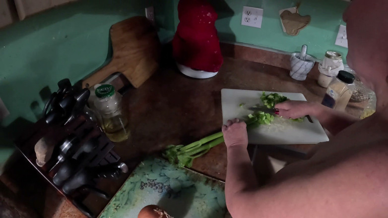 Homesteadmama: Cheryl Cooks Tofu Scramble
