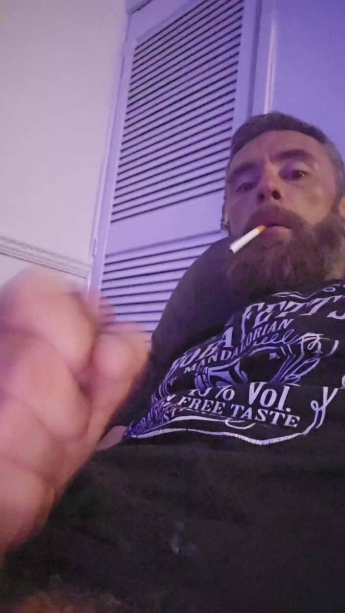 Smoking stoker: Melancap dan terliur jari dalam pantat saya