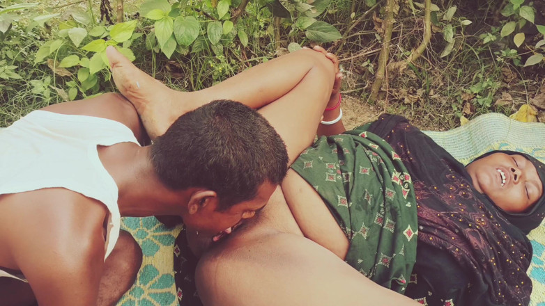 Sexyrani327: Desi buurvrouw Bhabhi buitenshuis grote kont neukend