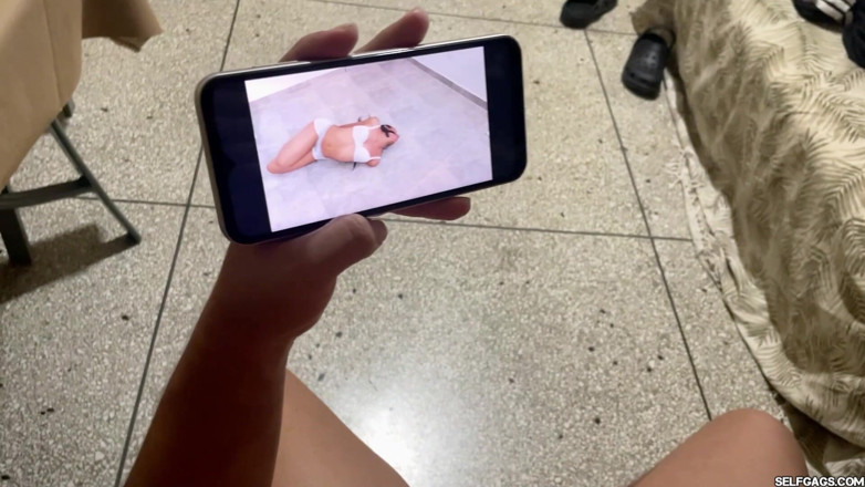 Selfgags femdom bondage: Bağlı erkek arkadaş bağlı kızın boğuşmalarını izlerken mahvoluyor