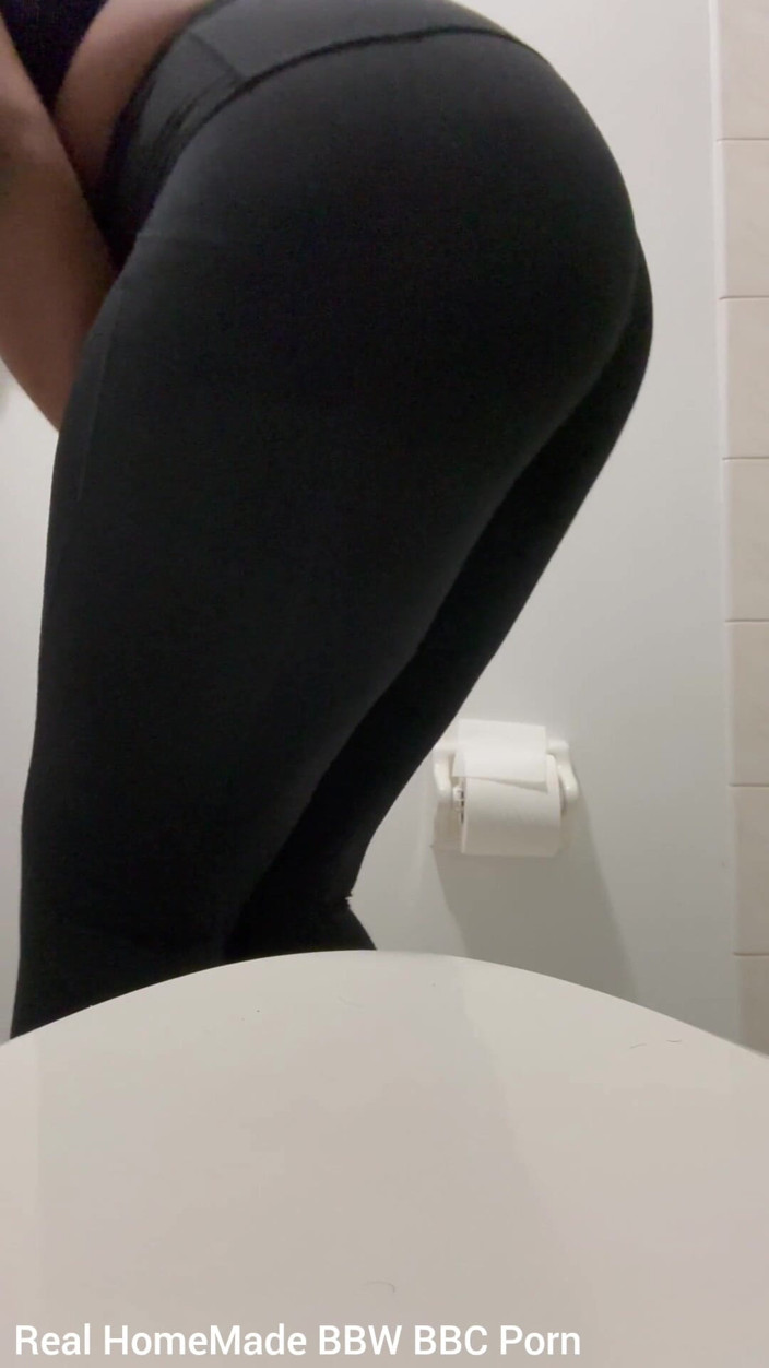 Super sexy ebony cuties: Dělám, jak mi bylo řečeno, drží mě celý den zoufale kvůli čůrání
