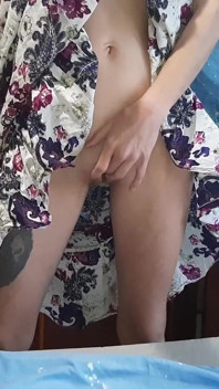 Quick College Masturbation Threesome with Quick Orgasms at the Same Time
