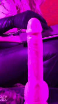 Diversión de dominatrix con el nuevo consolador Honeyplaybox!