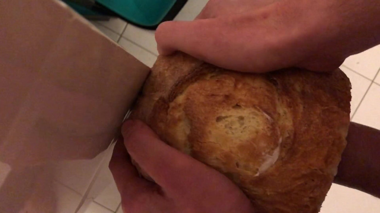 Francesco Spinozzi: Ngentot roti dengan air mani