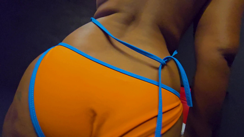 Beauty7Angels: Lumenus Orange &amp; Blue Bikiny vyzkouší s manželem Nilmini Sheron a...